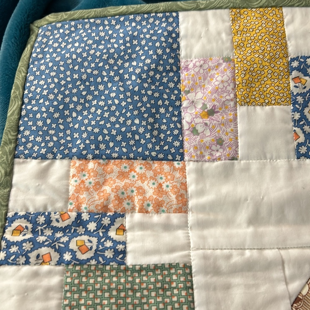 Vintage Handmade Patchwork Rabbit Reversible Quilt - Picture 14 of 17